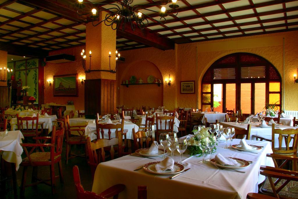 Hotel Los Rosales Almansa Esterno foto